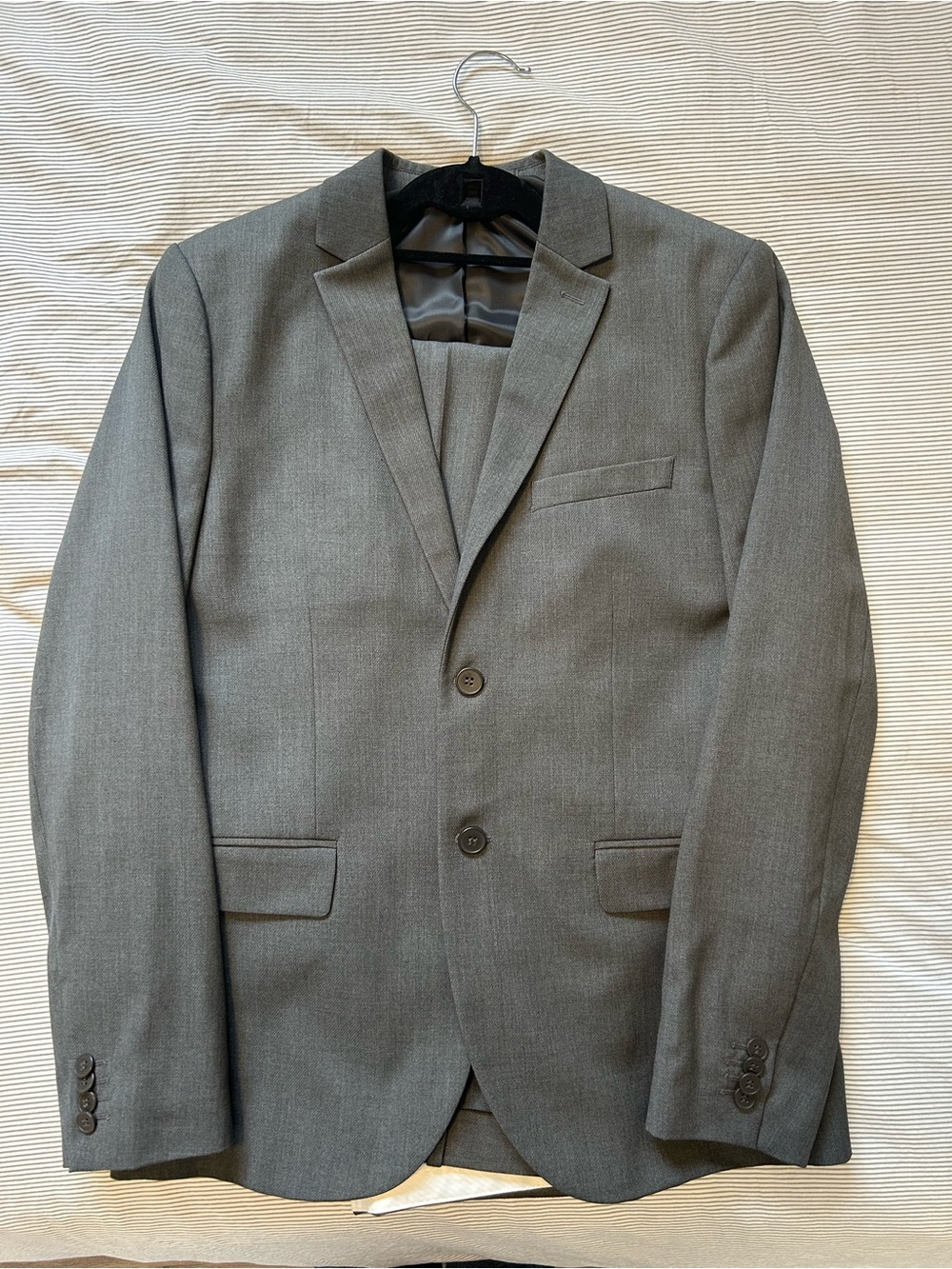 H&M Men's Grey Two-Button Suit Jacket with matching pants